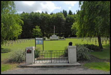 Le cimetière du trottoir. EPAR100