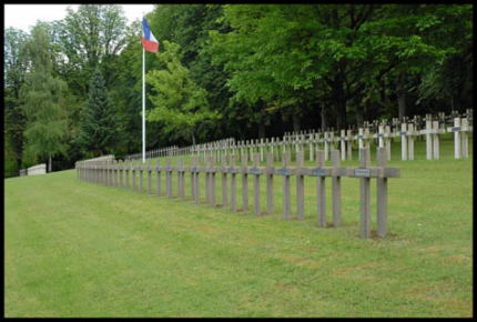 Le cimetière du trottoir. EPAR120